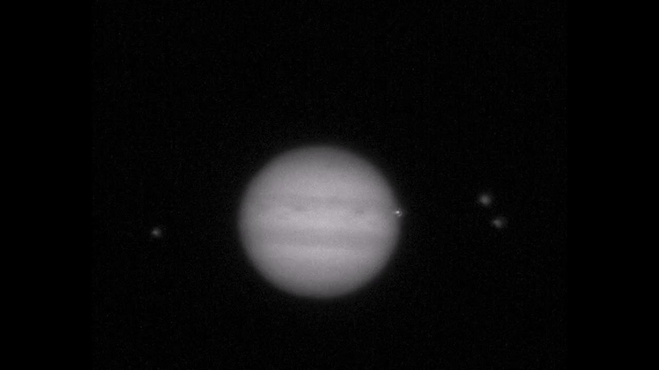 10 удивительных открытий, сделанных астрономами-любителями. Падение объекта на Юпитер. Фото.