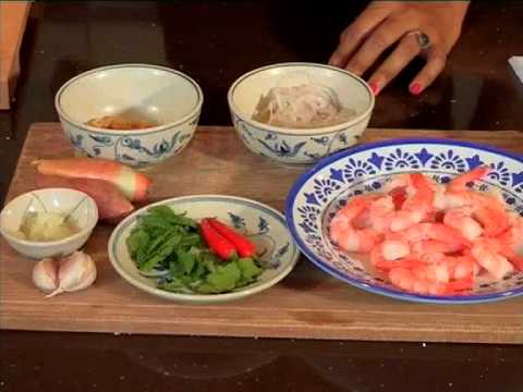 Recipe - Green Papaya and Prawn Salad (Goi Du Du) By Ishay Govender