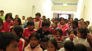 preview picture of video 'Kurzvideo: Gottesdienst während des Treffens der Pastoralzone Süd in Esmoraca Bolivien im Mai 2014'