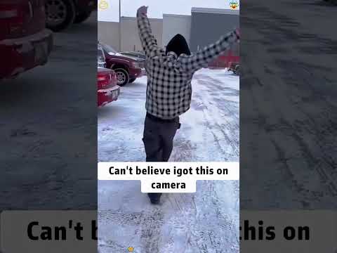 Be careful not to slip and fail in winter🤣🤣#funnyvideos #funny #moment #foyou #fyp