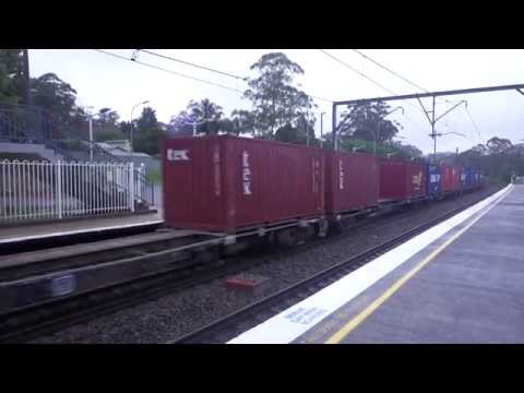 Triple MZ's and RL310 with Qube 5168 at Narara - 14/11/15