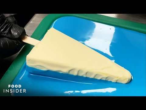 チョコレートでコーティングされたアイスクリームケーキのアイスキャンデー (Ice-Cream-Cake Popsicles Coated In Chocolate)