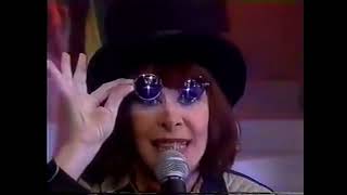 Rita Lee cantando "Dona Doida/Cadê Zazá" no Domingão do Faustão (1997)