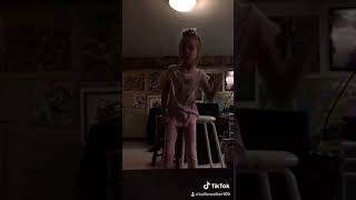 Download lagu TikTok / musically Lean with it, Dab with it Dance Kallie Walker mp3 Download lagu TikTok / musically Lean with it, Dab with it Dance Kallie Walker mp3