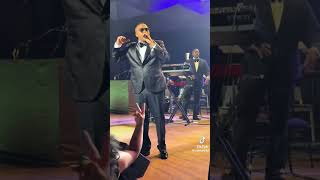 NAS PERFORMS OOCHIE WALLY IN BOSTON