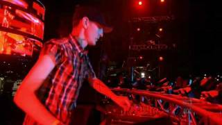 deadmau5 - Sofi Needs a Ladder (live) w Tommy Lee on Drums 2010