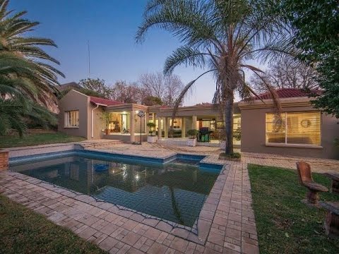 4 Bedroom House For Sale in Fourways, Sandton, South Africa for ZAR 2,699,000...