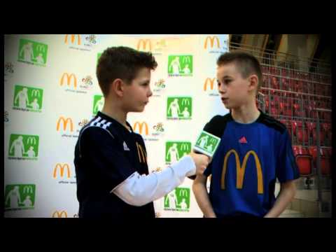 DeltaWarszawaTV: Dziecięca Eskorta McDonald's - "Żonglowanie"