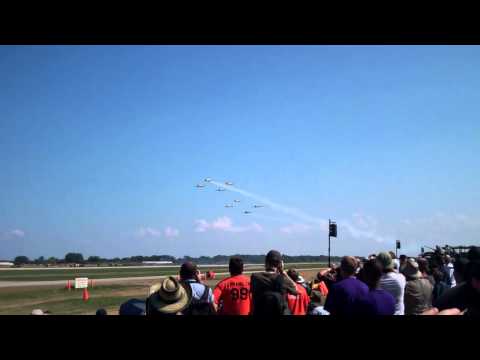 North American SNJ AT-6 Trainers in formations Oshkosh Airshow