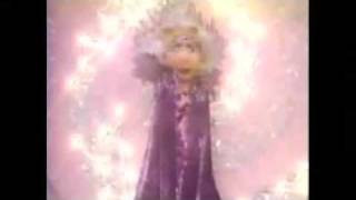 MISS PIGGY AND THE SOLID GOLD DANCERS REMIX