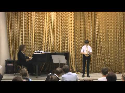 Matěj Slavík hraje: J.A Hasse: Bourré