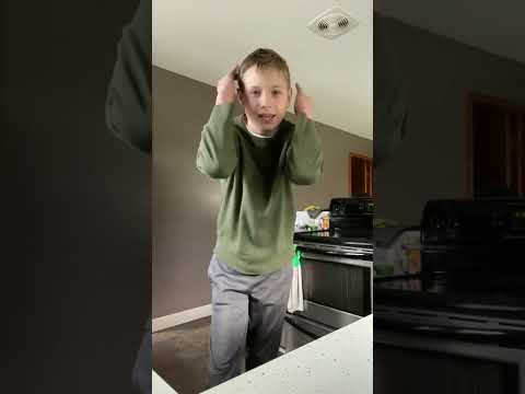 Lucky Charms vs. Trix. Crazy Rap Battles.