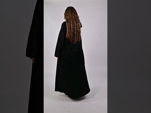 عباية ملكي بتطريز اسود وفصوص