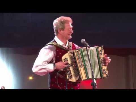 Trio Šubic in Ansambel Franca Miheliča - Slovenski venček (10 Čarobnih let Tria Šubic)