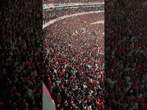 "ESOS COLORES QUE LLEVAS #futbol #vamosriver #rivercampeon" Barra: Los Borrachos del Tablón &bull; Club: River Plate