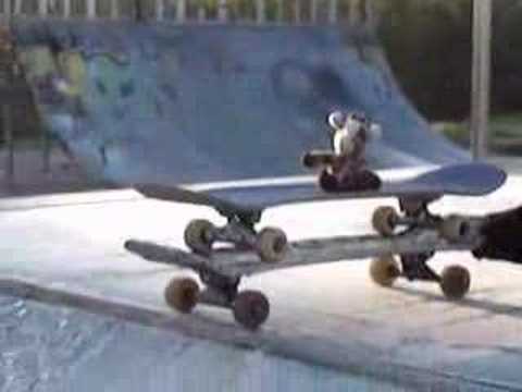KeVaX skateboarding 1