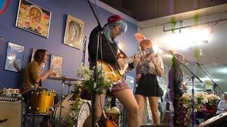 Bleached -Sleepwalking, Live @ Amoeba Records, San Francisco