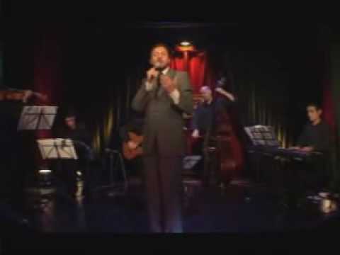 Luis Filipelli canta Volvió una noche