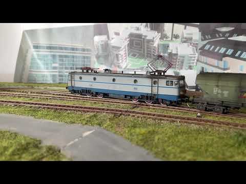 Simetrica 060 EA CFR #40-0015-4 pe diorama Clubului Feroviar Bucureşti