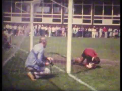 Penalty Bokaal  T.O.B. Koninginnedag 1983 met keeper Bab Geel