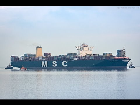 Containerschiff MSC ZOE, JadeWeserPort (Erstanlauf)