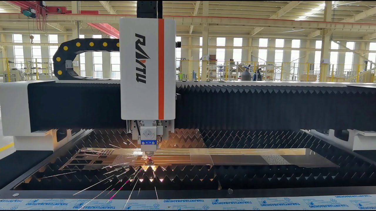 Raytu Fiber Laser Cutting Machine RT3015H cut Metal Sheet