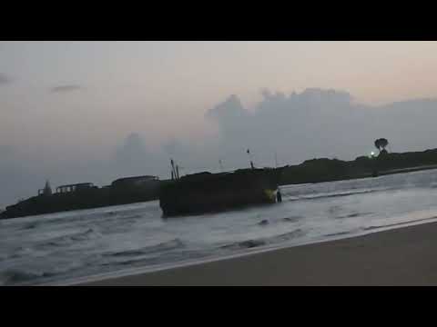 Gomti beach per boat 🚢 upar chadi gay