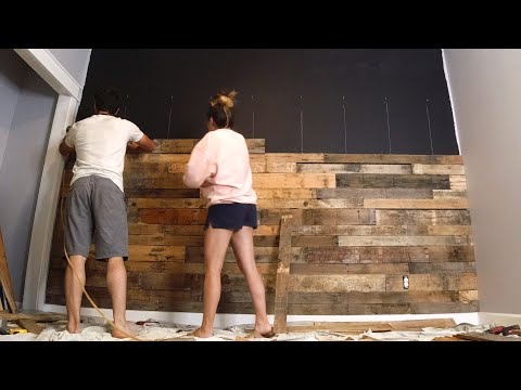 image-How many pallets do you need for a pallet wall?