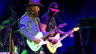 Brothers Osborne - Greener Pastures