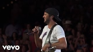 Luke Bryan - That&#39;s My Kind Of Night (Tour Performance Video)