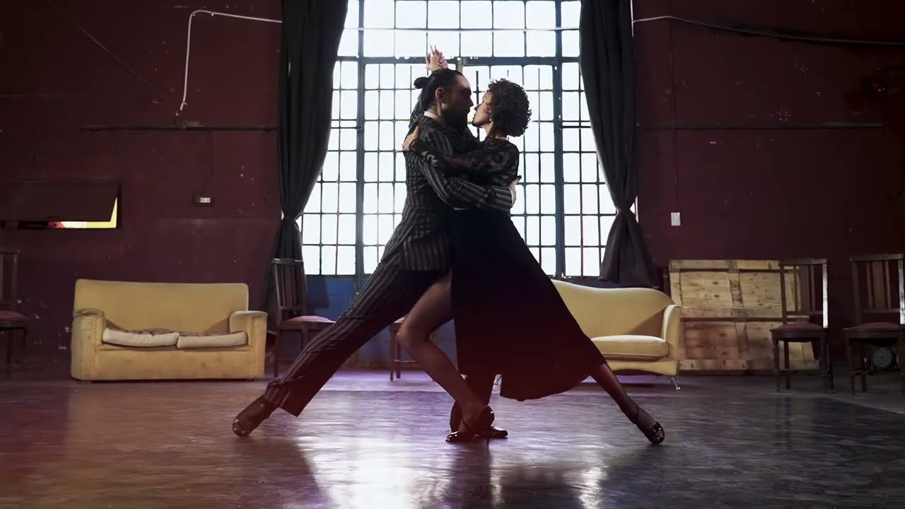 Video thumbnail for Gotan Club Torino - Inizio dei corsi 25/26       Ayelén Sanchez & Walter Suquia www.ayelenywalter.it