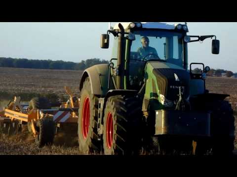 Fendt 822 Vario /  Déchaumeur Agrisem Agromulch Gold