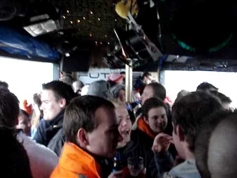 sfeer op de wagen van cv futurebass