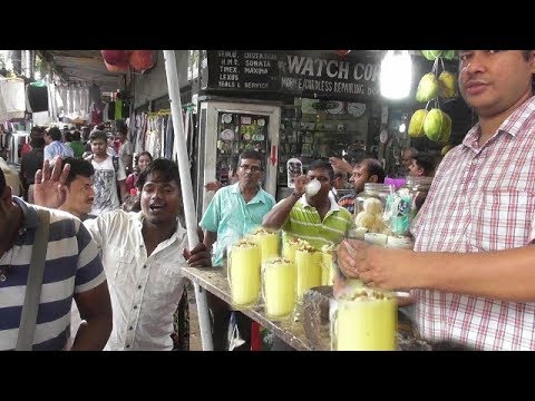 Indian Street Food | Huge Crowd Drinks Special Mango Lassi | Summer Street Food In Kolkata 2017