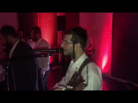 Dovy meisels singing kiddish ~דובי מייזעלס קידוש