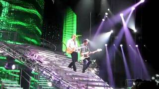 Rascal Flatts in Nashville 2008... Opening song.. Still Feels Good