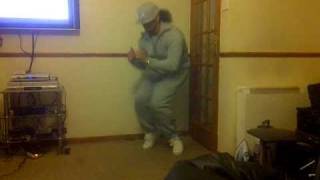 dance freestyle- craig david fast cars- E street Dancer freestyling