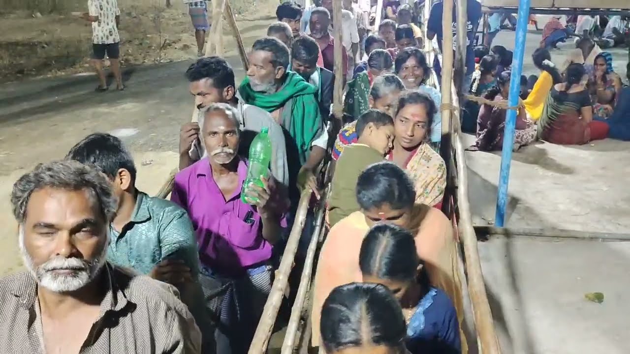 விடிய விடிய சமபந்தி கறி விருந்து | காத்திருந்து பிரசாதம் பெற்று சென்ற பெண்கள்..