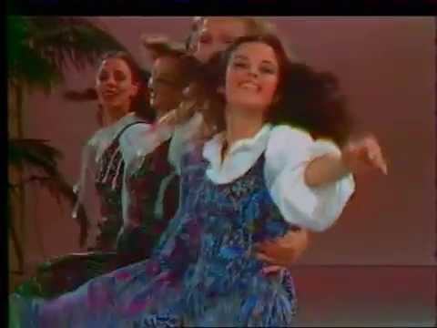 Israeli folk dance group Shalom שלום - Israeli folk dancing (1981)