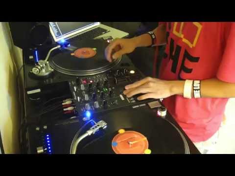 Mainstream 2011 Dance mix DJ Blu (turntables)