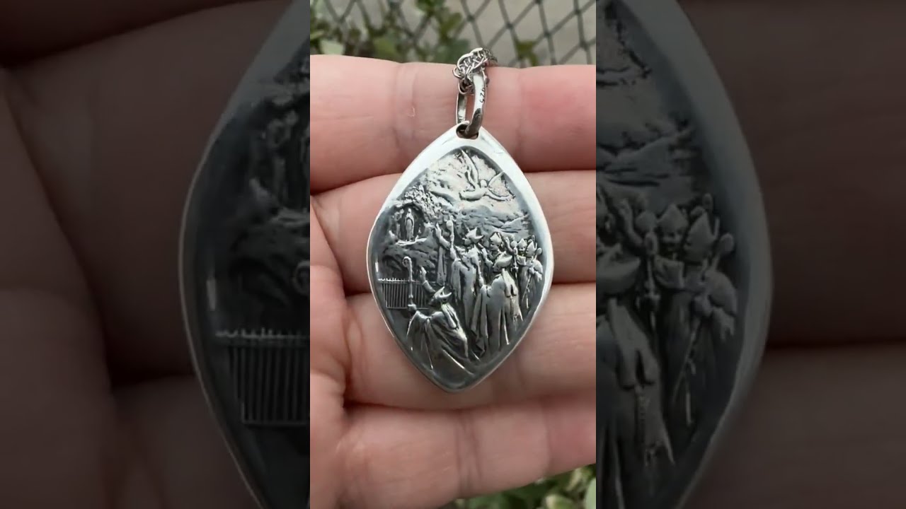 Médaille miraculeuse Vierge Marie de Lourdes, Apparitions, Virgin Miraculous medal