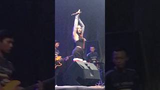 Download lagu Lala Widy : Gara gara sebotol ( Live di Bali ). mp3
