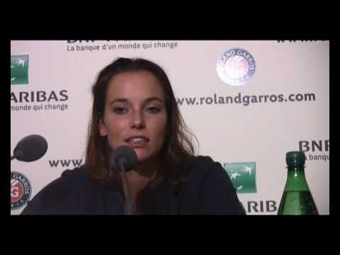 Jarmila Groth into Roland Garros R4