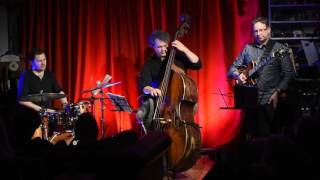 Kevin Mackenzie Trio::Trundling