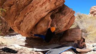 Video thumbnail of Buried Alive, V7. Red Rocks