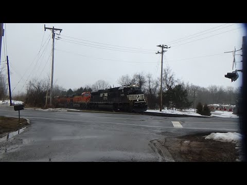 BNSF Trio Trails on NS M9G (Extra NS 19G)