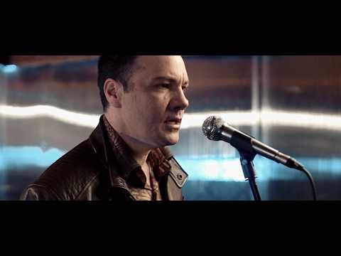 MARIO HULJEV - Svi padnemo na koljena (Official Video)