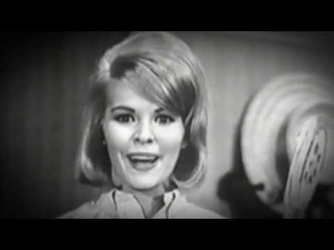 1960s: BOUFFANT HAIR