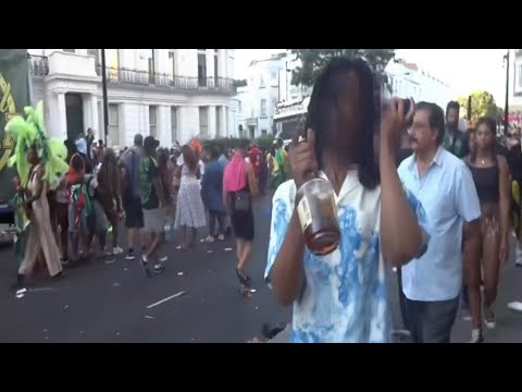 Sav4DA0 - Pretty Girls Love Me And Prosecco 