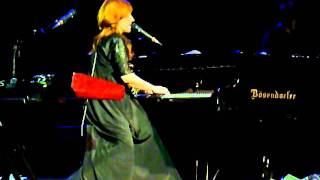 Tori Amos  - Bachelorette (live in Moscow) 02.10.2011